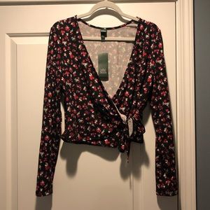 Crop wrap with floral
